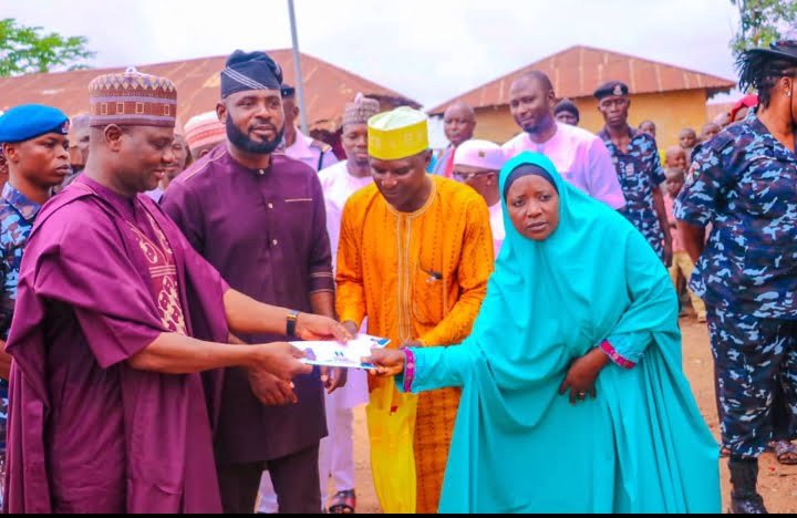 Nasarawa Governor's Aide, Lawal empowers 100 women with N1 million in his community