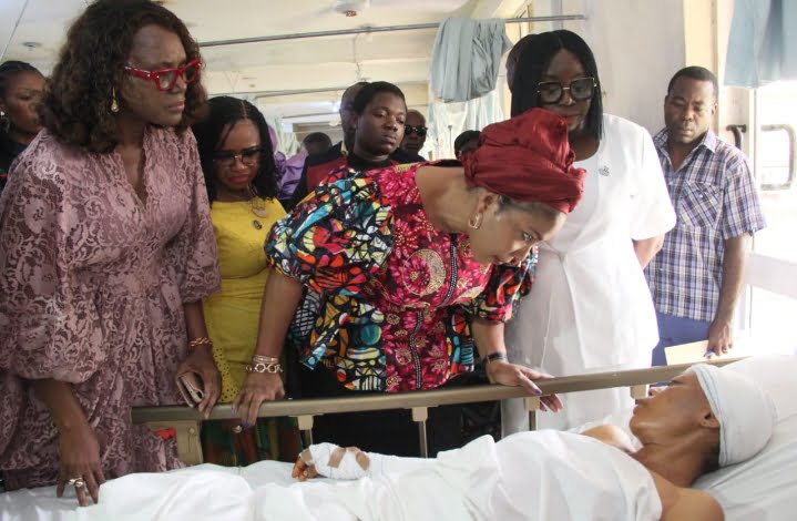 Mrs. Otti Visits Mrs. Lawrence, Whose Husband Physically abused and Attempted to Pluck Out Her Eyes, at Federal Medical Center Umuahia.