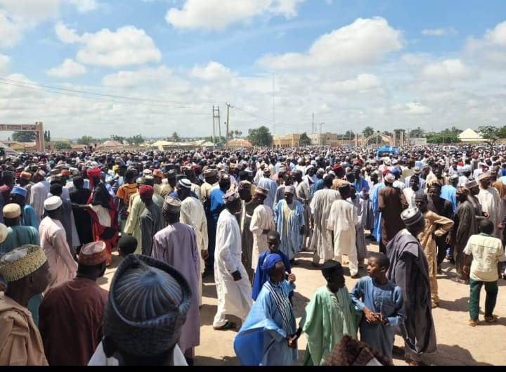Dan Isa Zazzau, Umar Shehu Idris Buried in Zaria