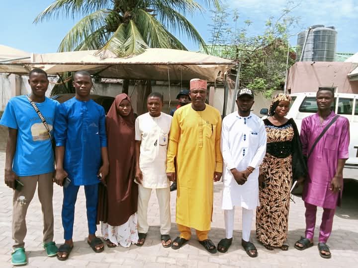 Honourable (Barr.) Muhammed Musa Tanko Osuku, the Executive Chairman of the Kogi State Civil Service Commission and APC chieftain from Kogi/Koton-Karfe Local Government Area in a group photograph with ENSA leadership Kogi State Polytechnic Lokoja chapter