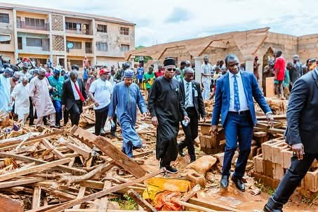 Vice President Kashim Shettima, accompanied by Minister of Information & National Orientation Mohammed Idris and Deputy Governor of Niger State Comrade Yakubu Garba, conducted an on-the-spot assessment of the recent devastating flood in Mokwa, Mokwa Local Government Area of Niger State.