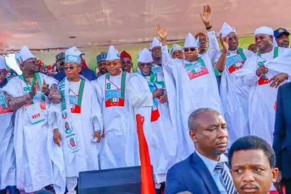 Ex-Gov Wada, SDP leaders defect to APC in Kogi