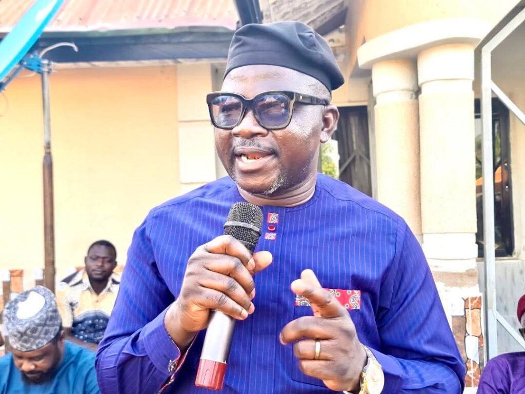 Hon. Terver Akase is a  former CPS and Special Adviser on Media to former Benue State Governor 