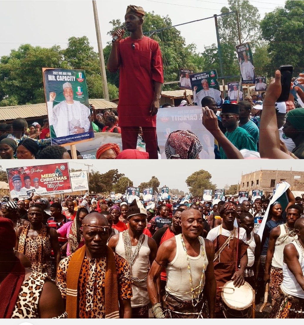 The Coordinator of the Nasarawa North Assembly groups, Nathaniel Isa while addressing the Supporters and Traditional dancers, praise singers and women chanting solidarity songs In support of Rtd. IGP Abubakar Mohammed Adamu.