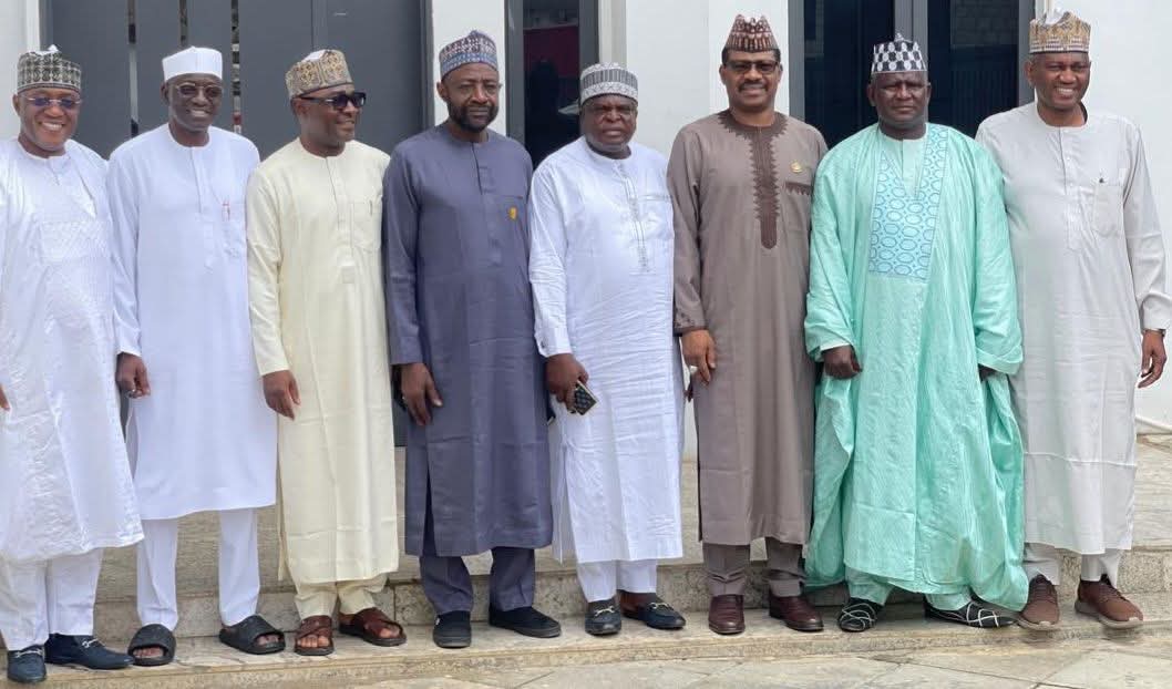 Alhaji Musa Muhammed Maikaya 3rd left in a group photograph with other gubernatorial aspirants from the Nasarawa West Senatorial District