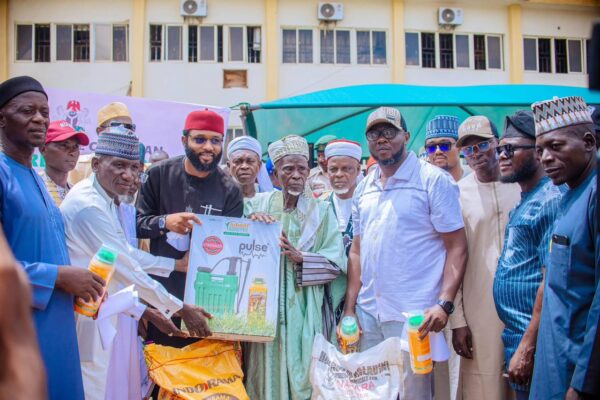 Speaker of Abaji Area Council Hon Abdullahi Baba Yahaya, (m) represented the council chairman Hon Abubakar Umar Abdullahi during the official flag -off of the distribution of fertilizer and agro -chemicals to farmers in Abaji on Thursday.