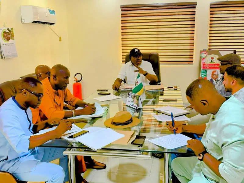 Delta State officials meet Niger Cat Construction Limited and host communities ahead of the ECN/Otu-Jeremi/Udu Road reconstruction project.