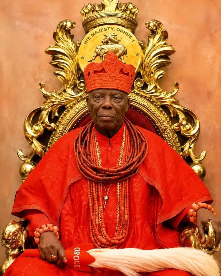 Delta State Governor Sheriff Oborevwori congratulates Orodje of Okpe Kingdom, Maj. Gen. Felix Mujakperuo (Rtd), on his 20th coronation anniversary.