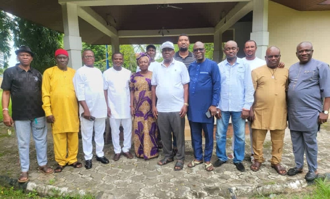 Delta Mandate members during the inauguration of the Ukwuani chapter in Umukwata, Delta State.