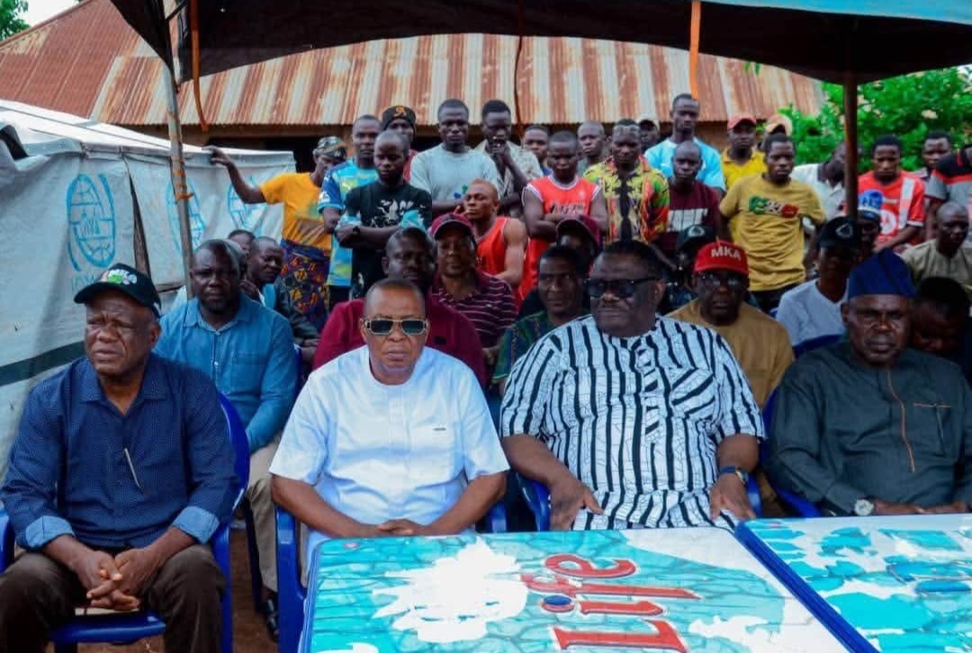 Michael Aondoakaa during condolence visit to Abaashwa community in Guma