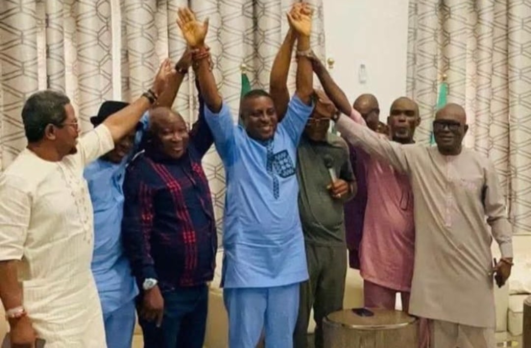 APC leaders and stakeholders in Isoko North Local Government Area during the meeting where Chief Frank Esiwo Ozue was adopted as the party’s consensus candidate for Isoko North Constituency II.