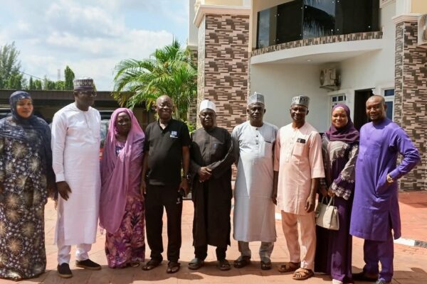 Former Speaker of Nasarawa State House of Assembly, Rt. Hon. Ibrahim Balarabe Abdullahi in a group photograph with Hon. Muhammed Muntaka and family members