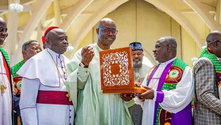 APM National Chairman Yusuf Mamman Dantale congratulates Seyi Makinde over CAN-related recognition.